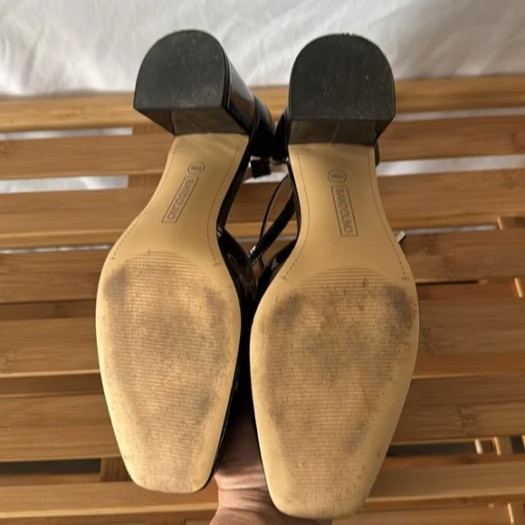 Bandolino Black Patent Leather Heels - Picture 7 of 9